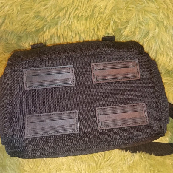 Nikon D40X SLR Digital Camera with Lens, Speedlight, SD card, Strap and Bag - Picture 9 of 12